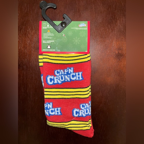 CAP’N CRUNCH NOVELTY CREW SOCKS NWT MEN’S SHOE SIZE 8-12 - Picture 2 of 2